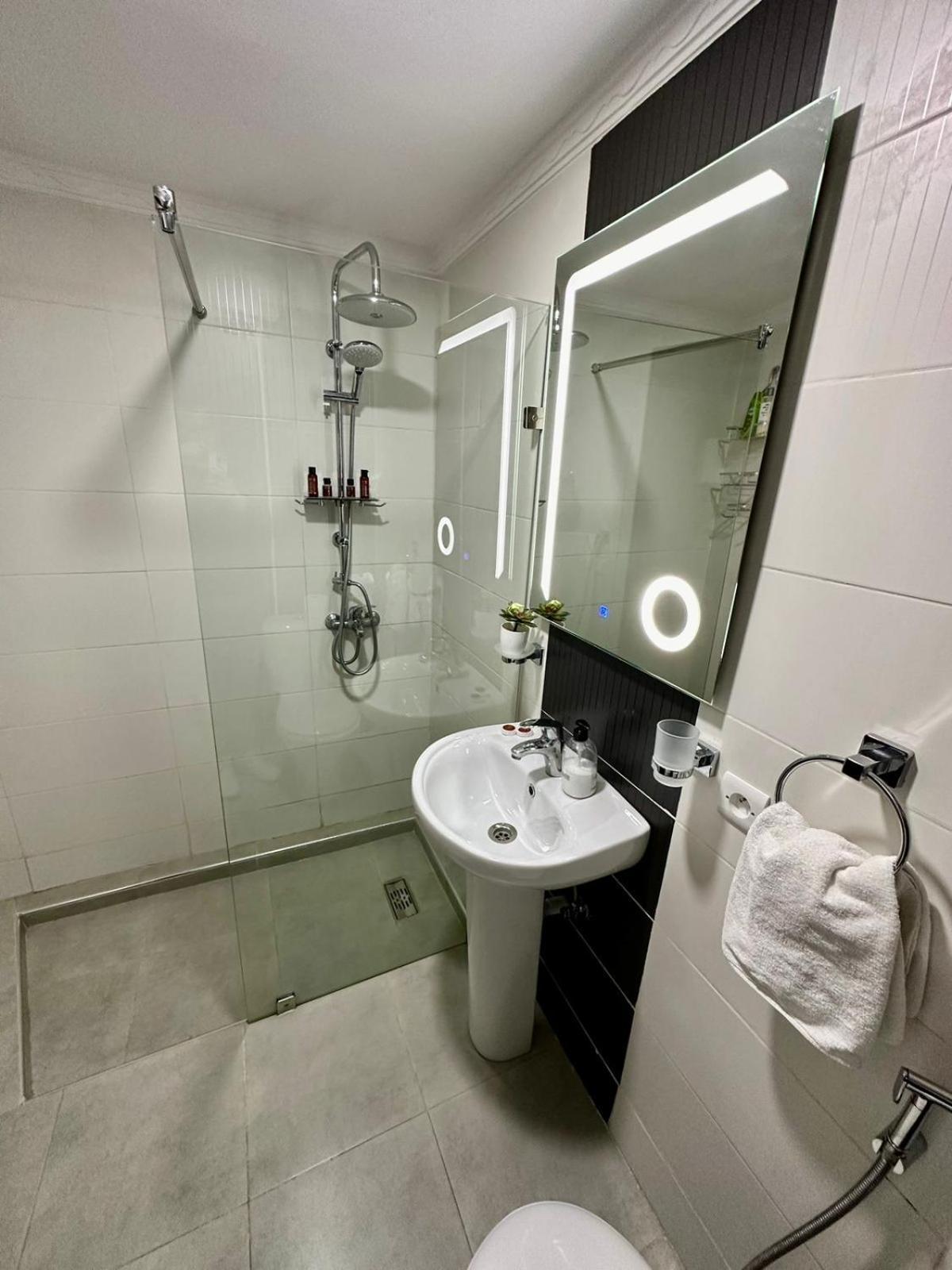 Appart Neuf Lumineux Climatise 1Ere Etage 丹吉尔 外观 照片